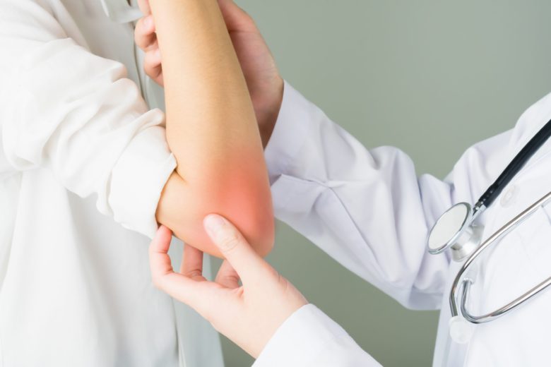Early Signs That An Elbow Injury May Need Regenerative Treatment